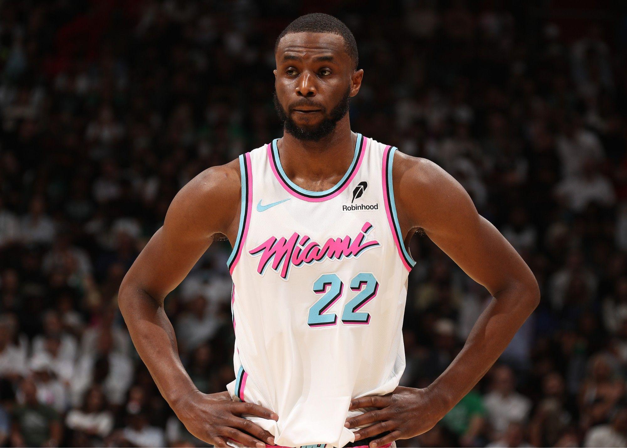 美记：湖人有意引进攻守兼备的侧翼，维金斯是他们的目标之一